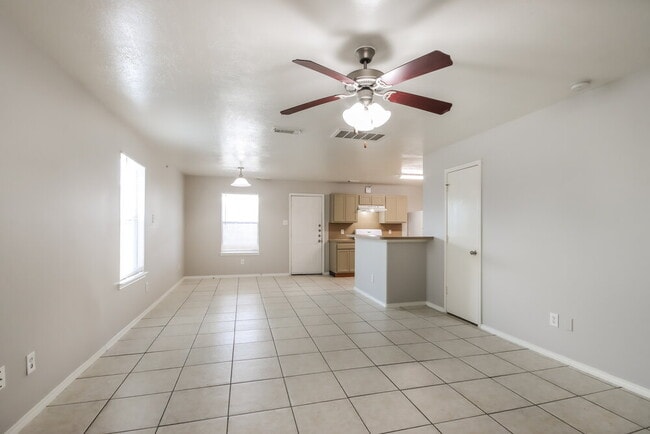Building Photo - 21243 Linden House Ct