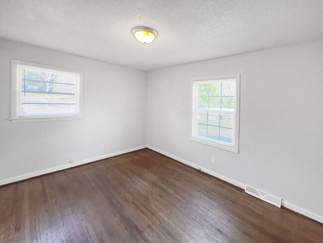 Foto del edificio - 1260 Hiawatha Drive NE