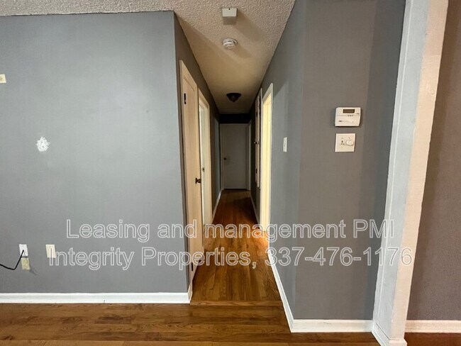 Foto del edificio - 107 Village Ln