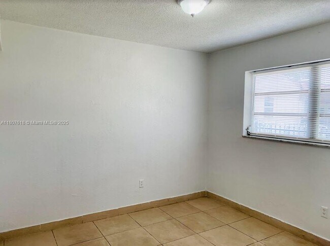 Building Photo - 8275 NE Miami Ct