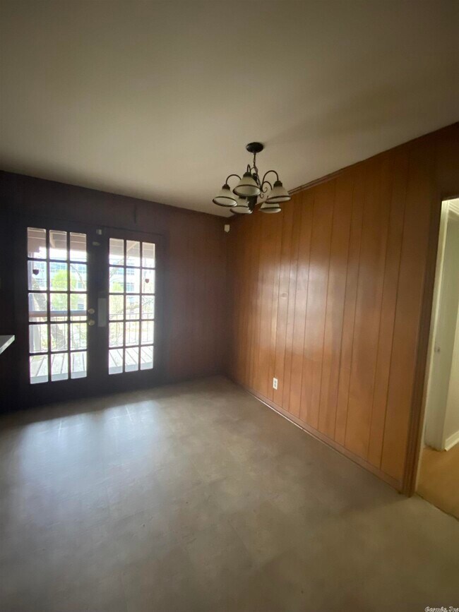 Building Photo - 6401 Sandpiper Dr
