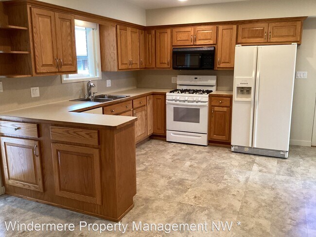 Foto del edificio - 2 br, 1.5 bath House - 234 Heather Rd