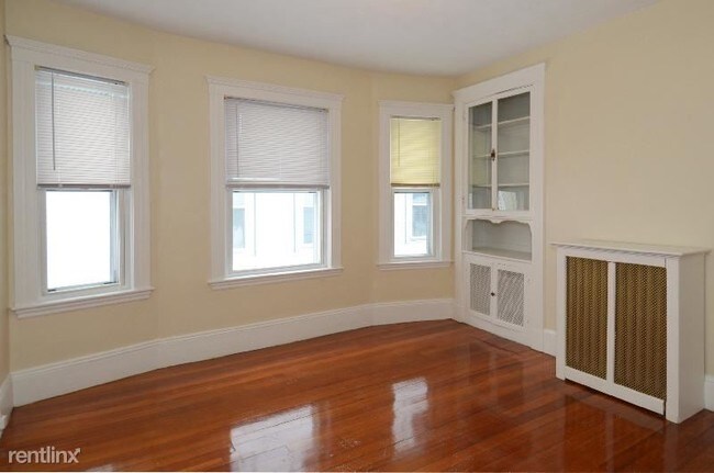 Building Photo - 1117 Saratoga St