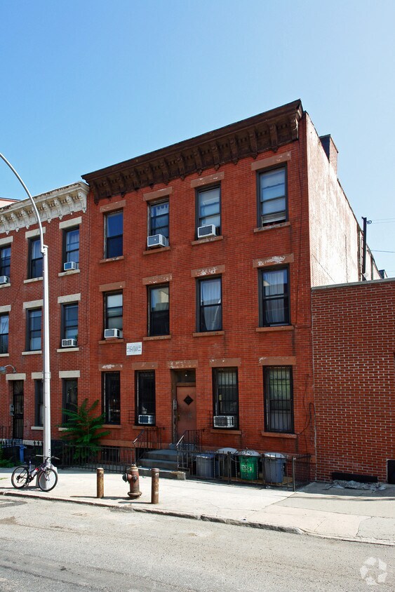 Primary Photo - 257 16th St