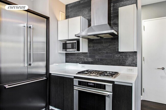 Foto del edificio - 247 W 46th St