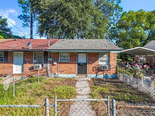 Foto del edificio - 4509 Ken Knight Dr N