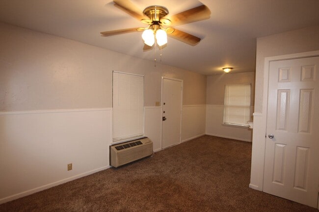 Building Photo - Adorable 1 bedroom 1 bath in the heart of Tyler!