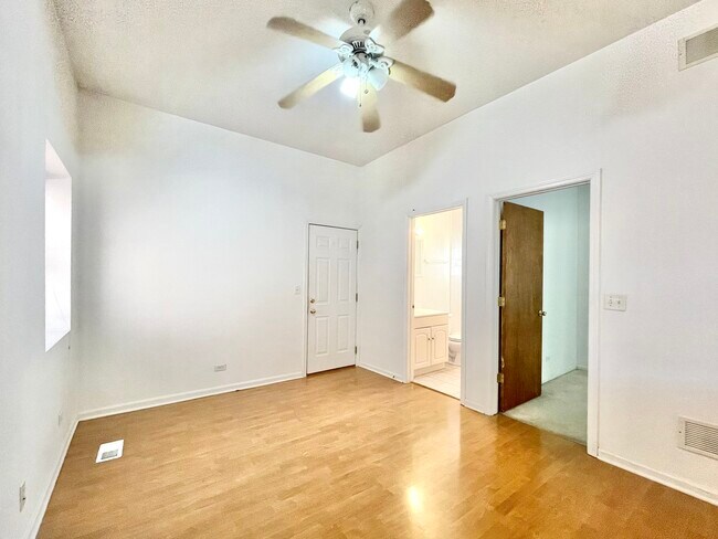 Foto del edificio - 3443 S Union Ave