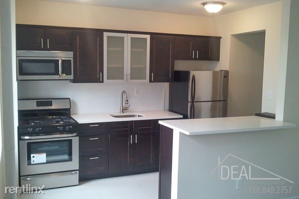 Foto principal - 687 Saint Marks Ave