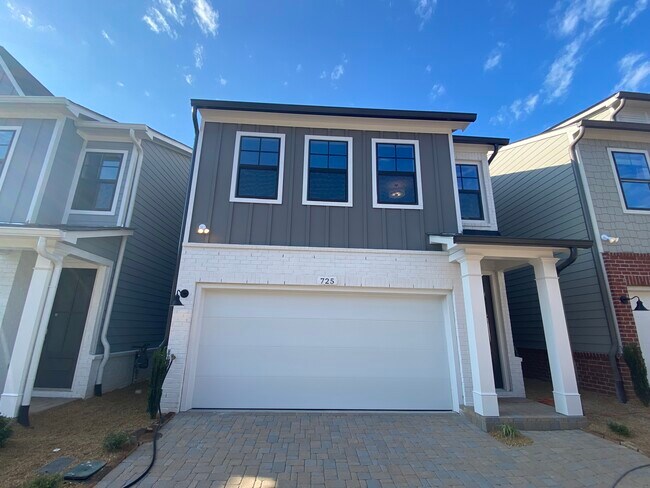 Building Photo - 725 Stickley Oak Way