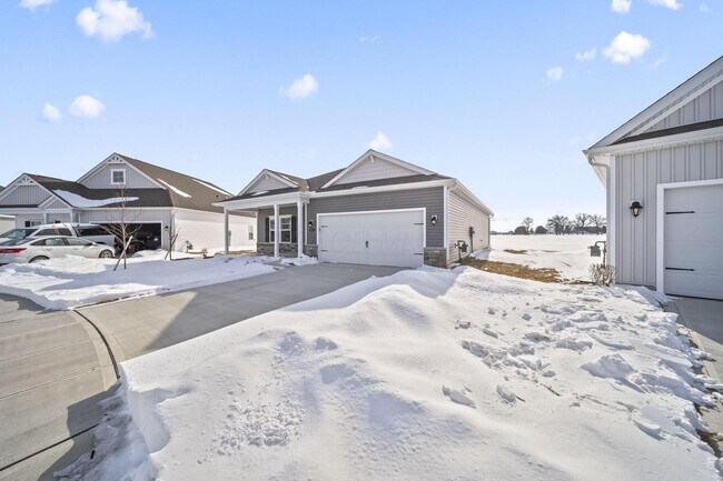 Foto del edificio - 511 Darliene Dr