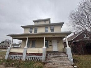 Building Photo - 1003 E Main St