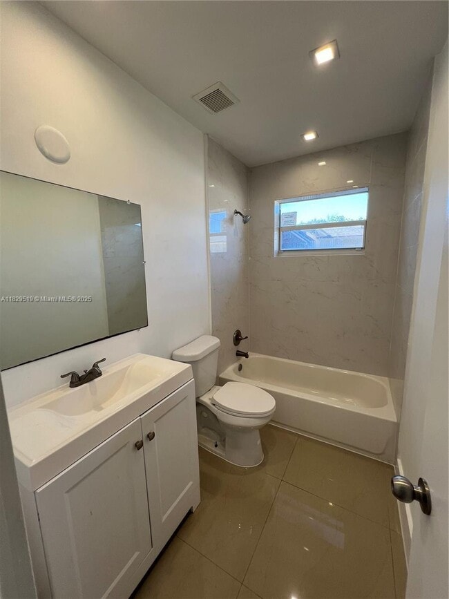 Building Photo - 1 bedroom in Miami FL 33147