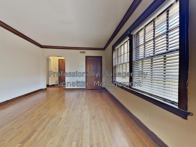 Foto del edificio - 2111 Eastern Pkwy