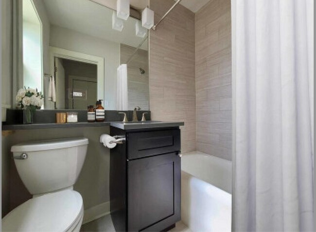 Foto del edificio - 2408 N Kedzie Blvd