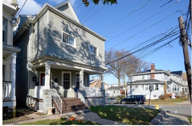 Building Photo - 26 Ella St