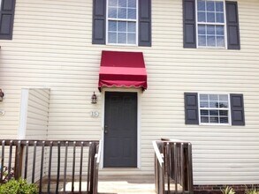 Building Photo - 2201 Cherokee Rd