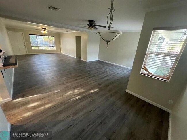 Foto del edificio - 1710 NE 8th St