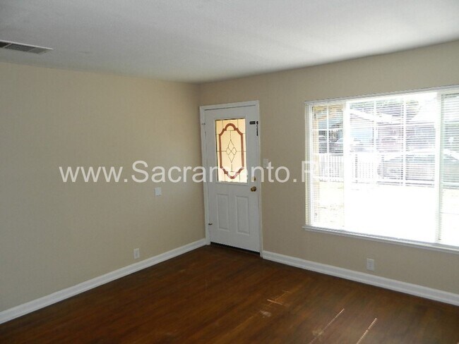 Building Photo - 3 br, 2 bath House - 6112 Hermosa Street