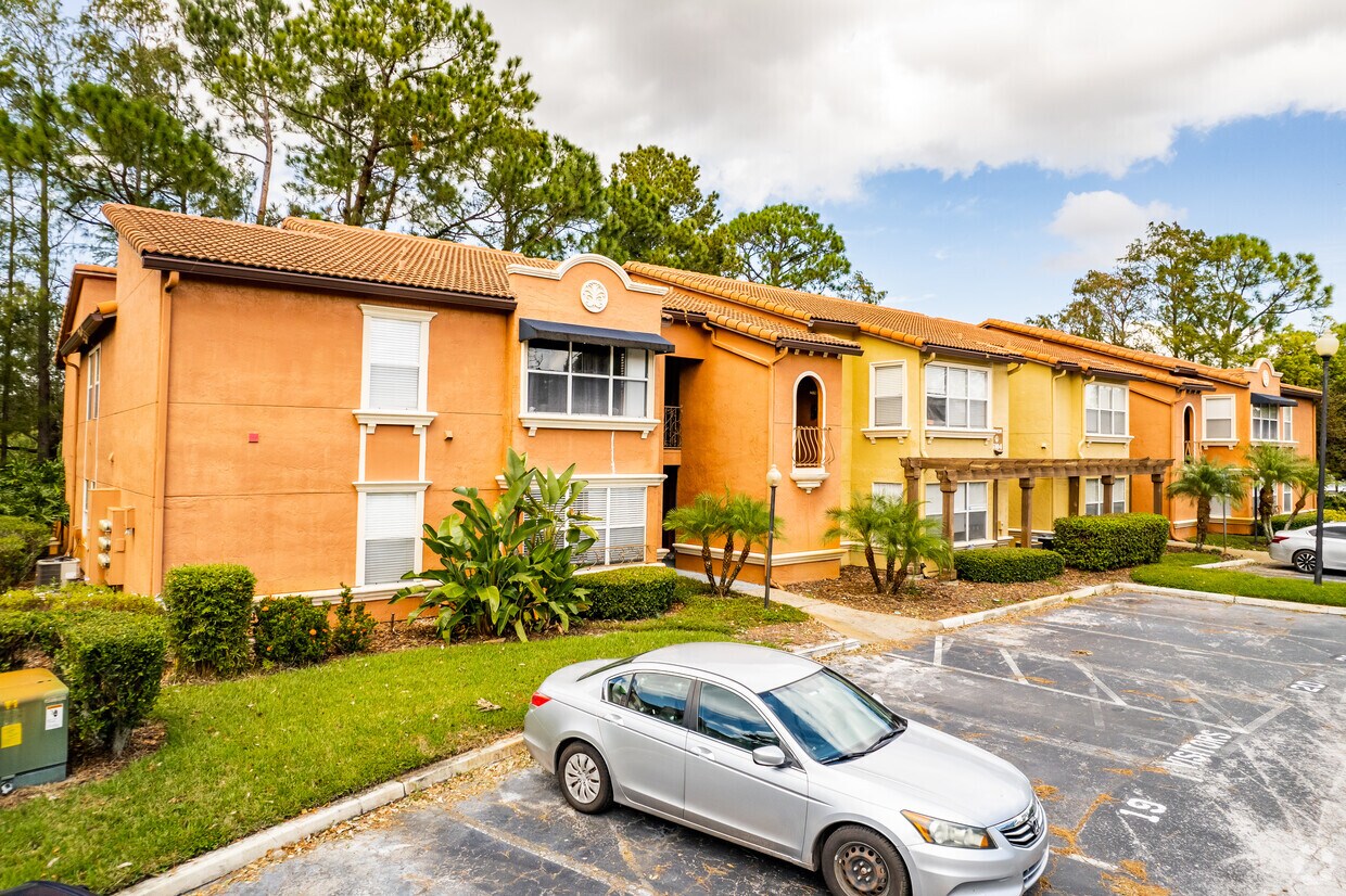 Villa Medici Apartments in Orlando, FL