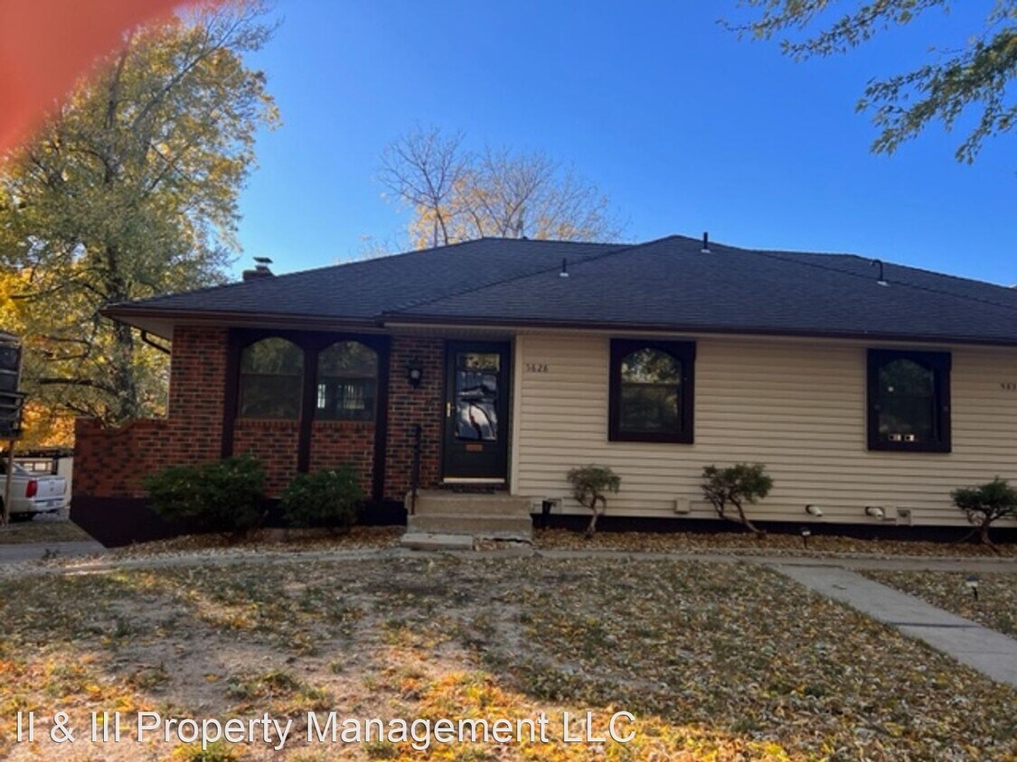 3 br, 2 bath House 5828 Farley Ave House Rental in Raytown, MO