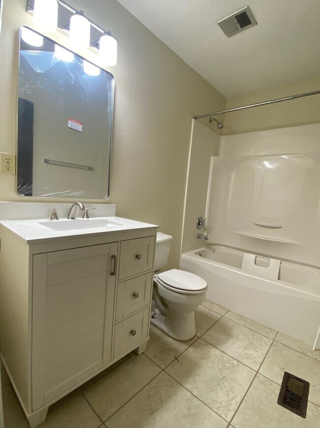 Foto del edificio - 1712 Todd Ct