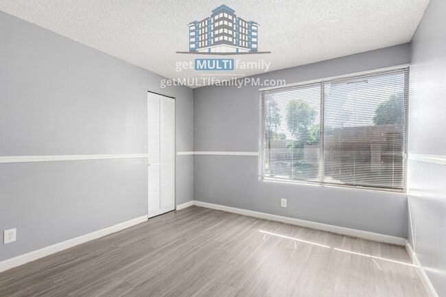 Building Photo - 2413 W Hazelwood St