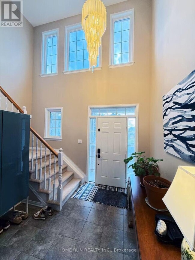 Photo du bâtiment - 531 Carina Crescent