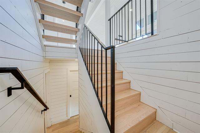 Building Photo - 300 Rush Creek Dr