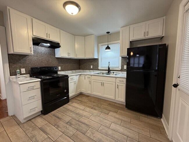 Foto del edificio - 2 bedroom, 1 bathroom - Home in West Rome!
