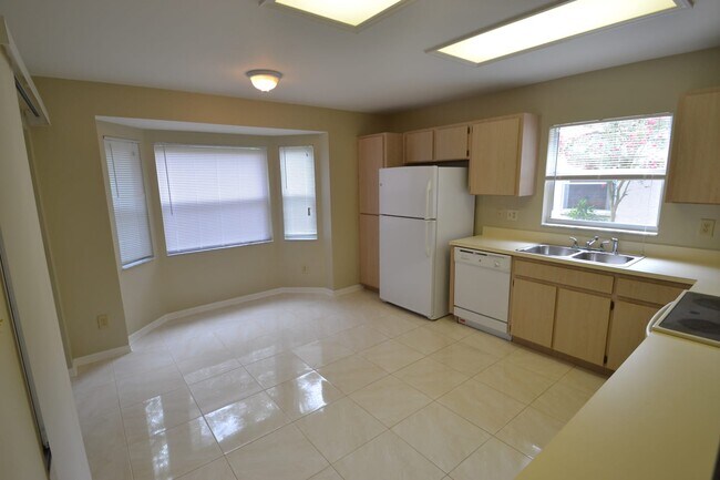 Foto del edificio - 4630 Rowe Dr