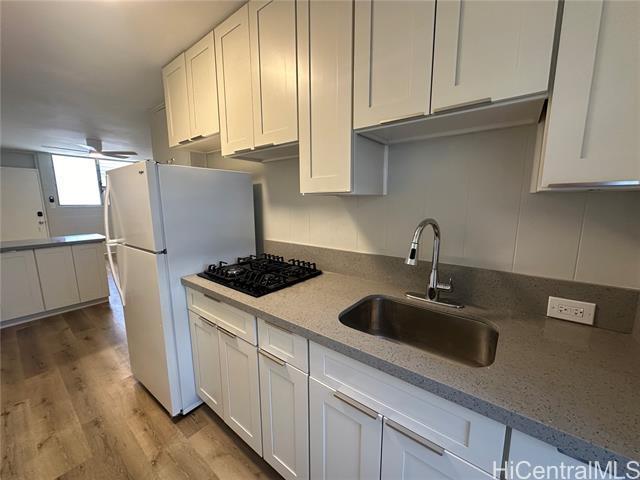 Building Photo - 650 Sheridan St