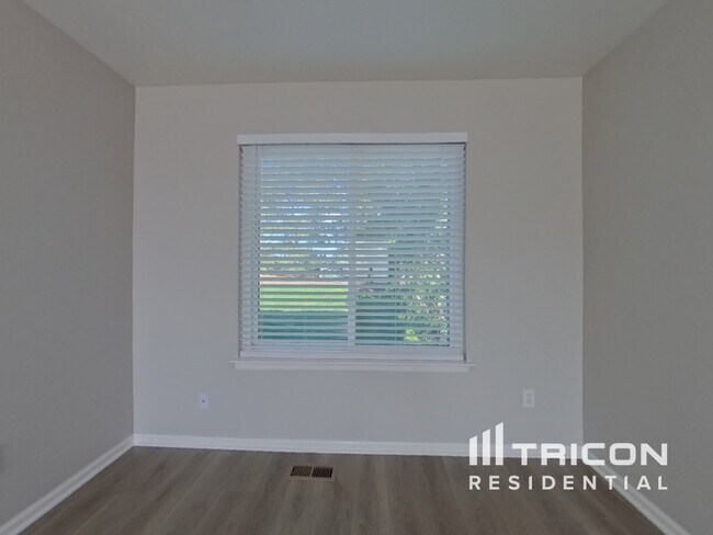 Foto del edificio - 9995 Strathfield Ln
