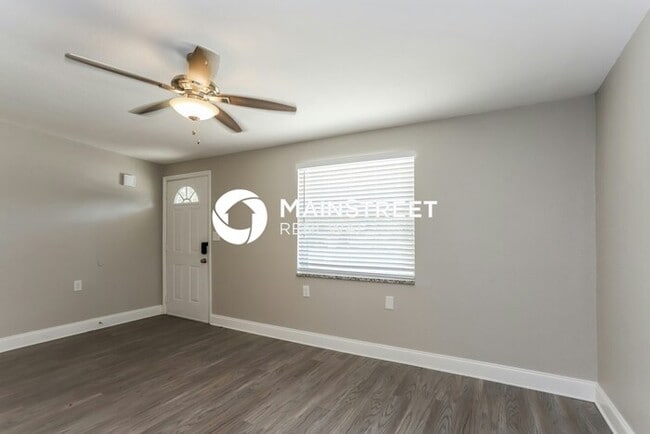 Building Photo - 3 Bedroom Pet-Friendly Home in Largo, FL w...