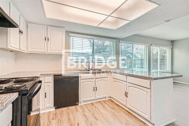 Building Photo - 10415 Huntington Estates Drive
