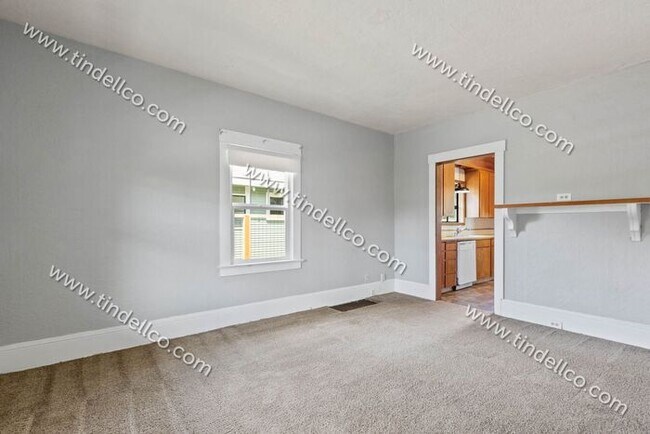 Foto del edificio - Pet FRIENDLY 4 bedroom 2 bathroom home loc...