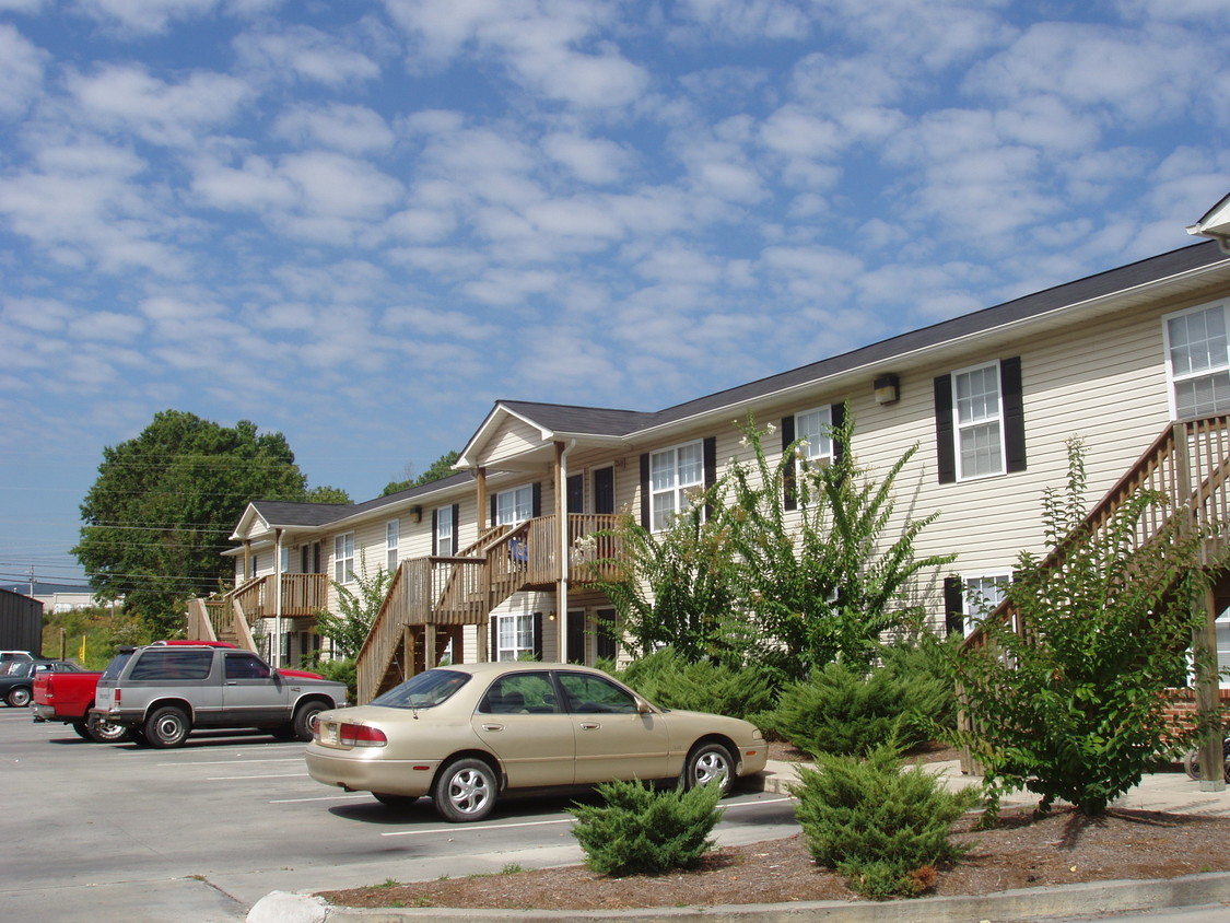 Primary Photo - Excalibur Village Apartments