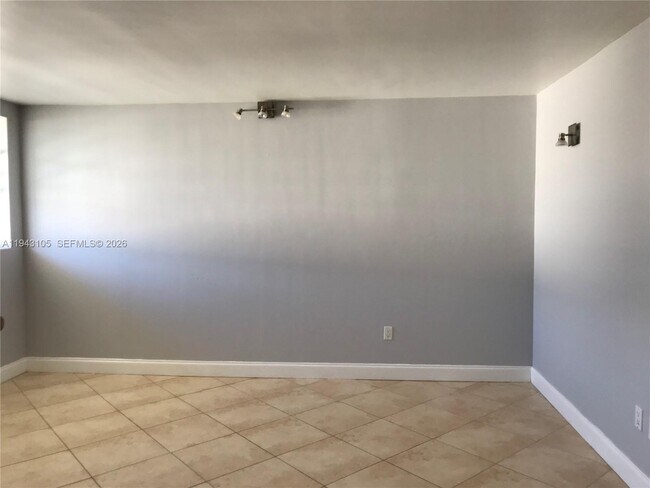 Foto del edificio - 1801 S Treasure Dr