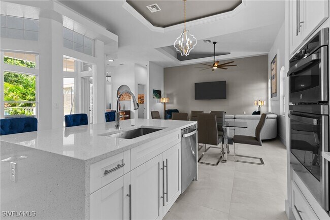 Foto del edificio - 2417 Cape Coral Pkwy W