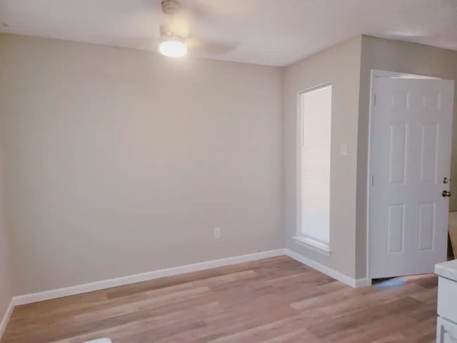 Building Photo - Knollwood