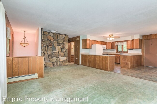 Building Photo - 3 br, 2 bath House - 845 Birch Hill Road