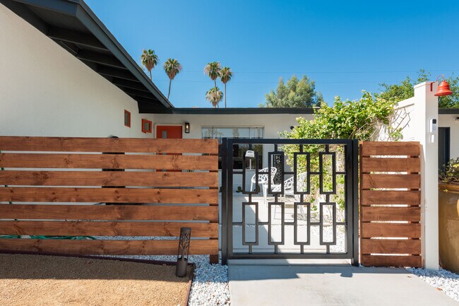 Building Photo - 69941 Sunny Ln