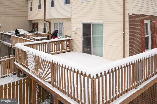 Foto del edificio - 1 Robinway Ct