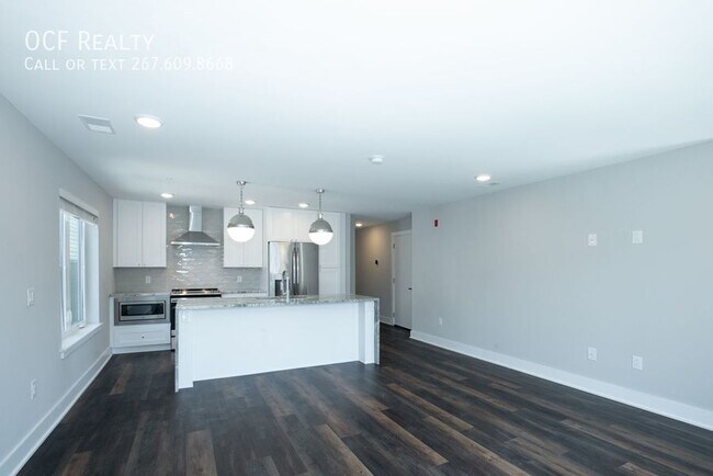 Building Photo - Fairmount Greenery Two Bedroom