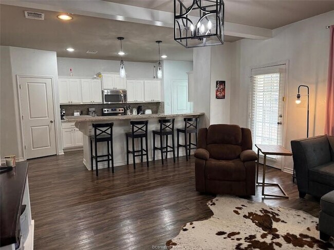 Foto del edificio - 3420 Summerway Dr