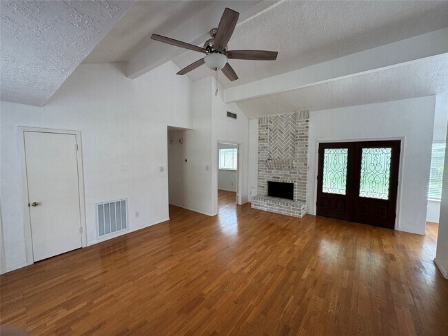 Building Photo - 3022 Becket St