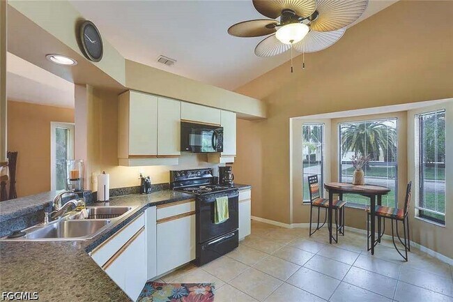Foto del edificio - 13260 Greywood Cir