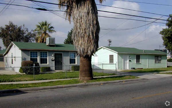 Building Photo - 360-372 N Eucalyptus Ave