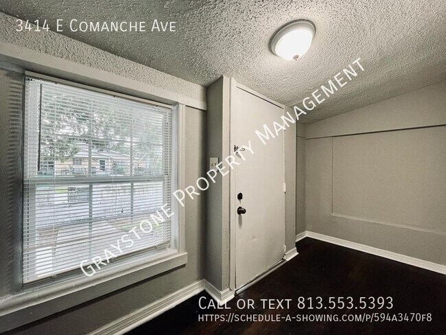 Building Photo - Check out this freshly painted 4 bedroom 2...