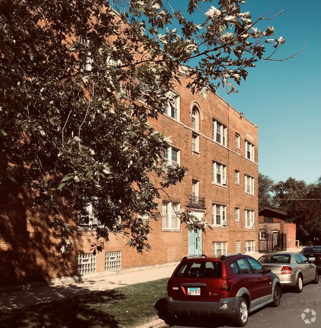 Building Photo - 106 E 72nd St